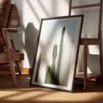 affiche de cactus verts sur fond de mur blanc et ciel bleu style tropical pour u encadre.webp