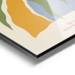 affiche de canaux de venise avec pont et palmiers sur fond beige et texte rose aluminium.webp