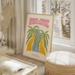affiche de canaux de venise avec pont et palmiers sur fond beige et texte rose salon beige.webp