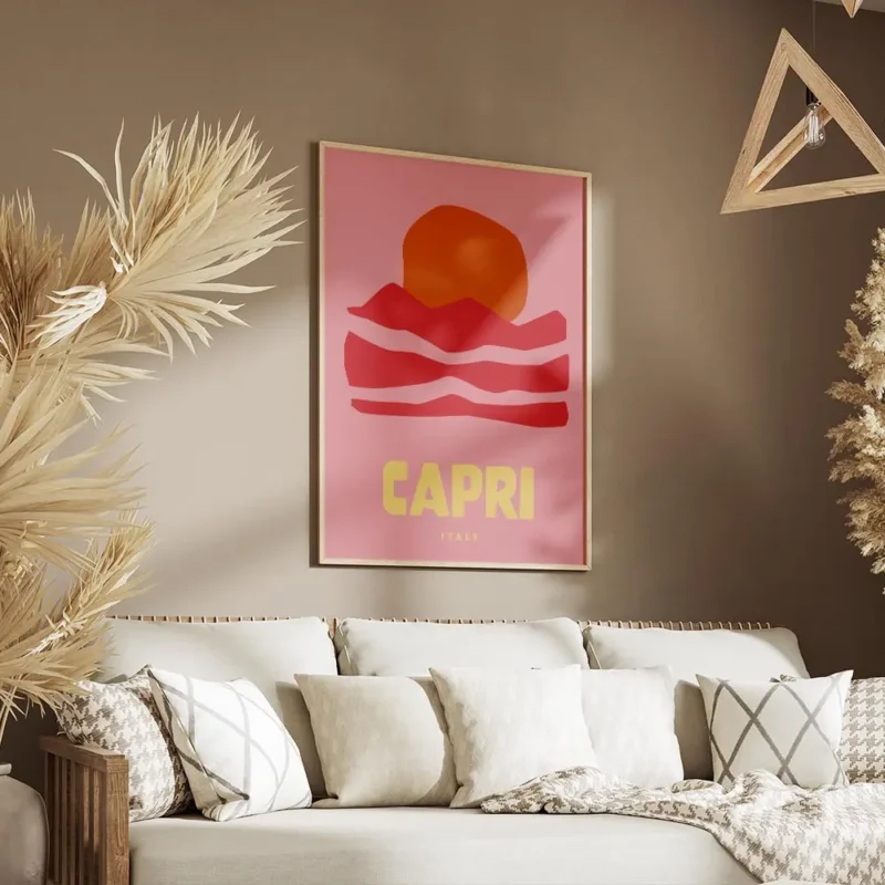 affiche de capri aux couleurs vives avec un soleil orange des montagnes roses et salon.webp