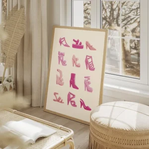 affiche de chaussures roses illustration de divers modeles de talons hauts et bo salon beige.webp