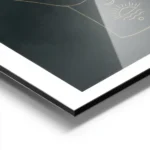 affiche de chiromancie avec une main doree et des signes astronomiques sur fond aluminium.webp