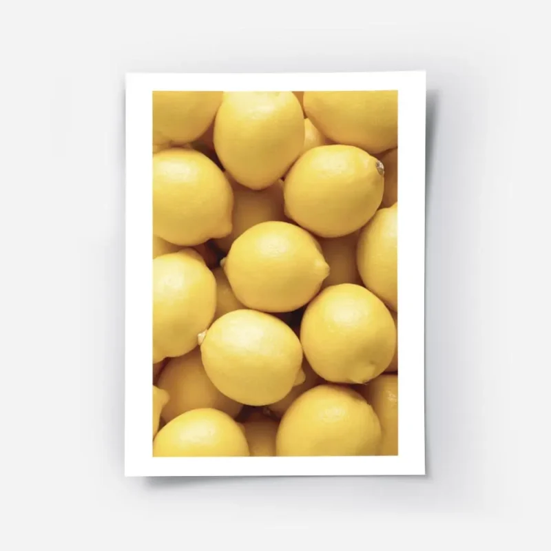 affiche de citrons jaunes frais empiles texture de peau visible.webp