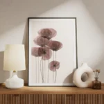 affiche de coquelicots translucides aux teintes sombres sur fond clair avec des meuble.webp