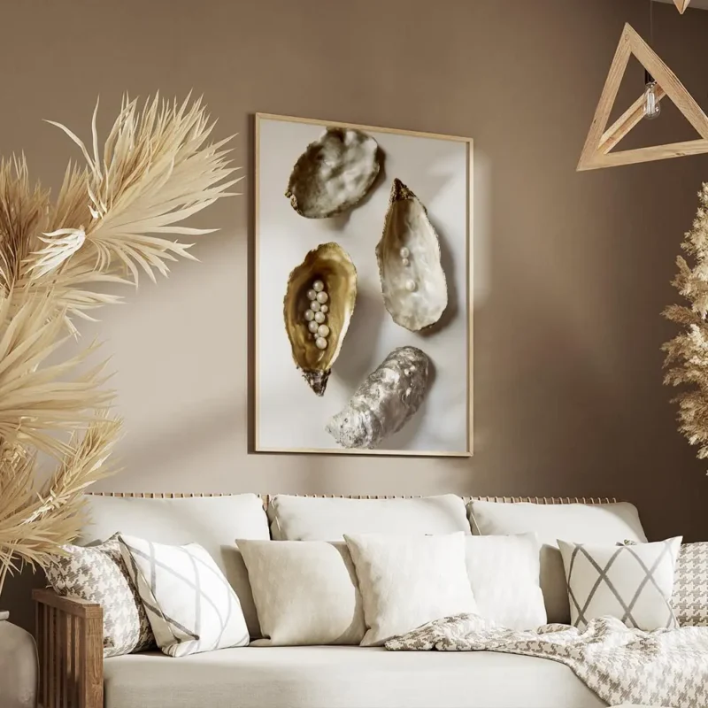 affiche de coquilles dhuitres dorees et argentees avec des perles blanches sur f salon.webp