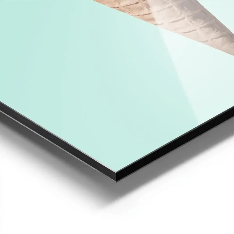 affiche de cuisine moderne avec une glace rose en forme de flamant rose sur un c aluminium.webp