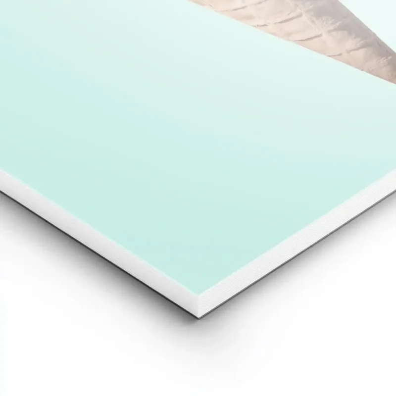 affiche de cuisine moderne avec une glace rose en forme de flamant rose sur un c lightpanel.webp