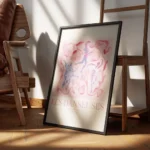 affiche de danseuses abstraites aux couleurs vibrantes sur fond floral rose encadre.webp