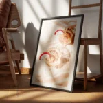 affiche de deux cocktails champagne rose dans des verres en cristal avec tranche encadre.webp