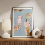 affiche de deux cornets de glace rose avec piment et cornichon des mains ajouten meuble.webp