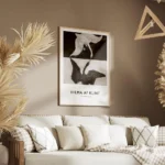 affiche de deux cygnes un blanc et un noir se faisant face sur fond bicolore salon.webp