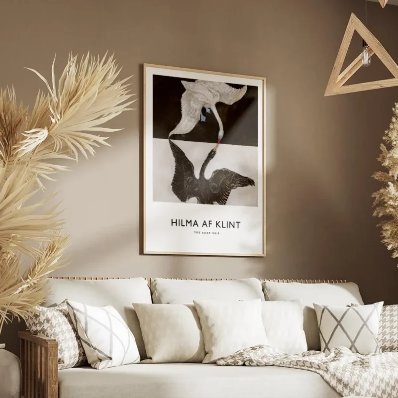 affiche de deux cygnes un blanc et un noir se faisant face sur fond bicolore salon.webp