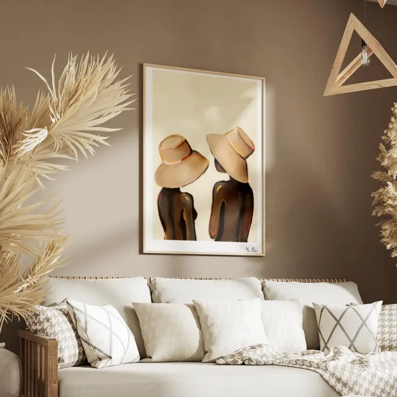 affiche de deux femmes aux chapeaux abstraits sur fond beige salon.webp