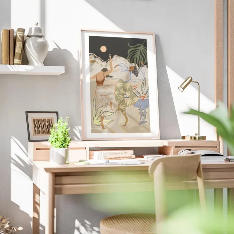 affiche de deux femmes dansant sous la lune dans une ambiance nocturne avec une bureau.webp