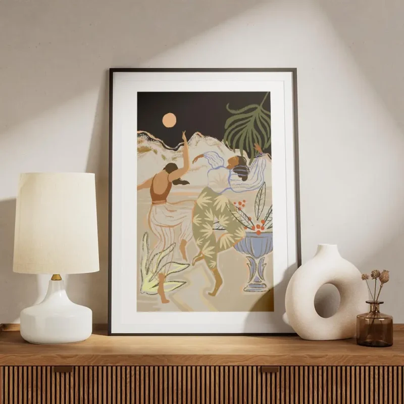 affiche de deux femmes dansant sous la lune dans une ambiance nocturne avec une meuble.webp