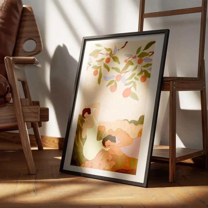 affiche de deux femmes faisant la sieste sous un arbre aux feuilles vertes et au encadre.webp