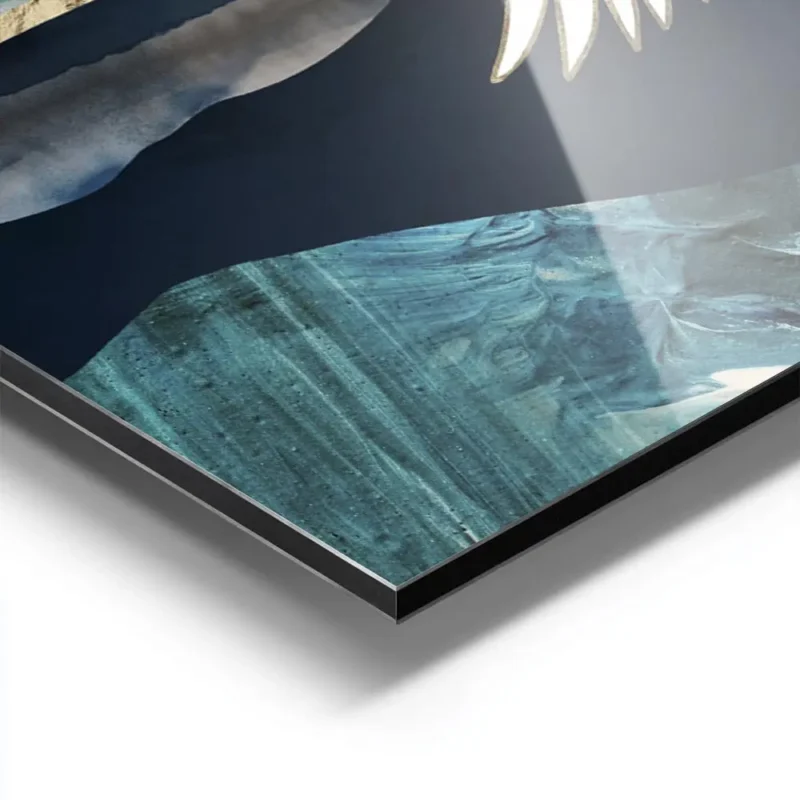 affiche de deux grues blanches et dorees volant la nuit avec une lune blanche et aluminium.webp