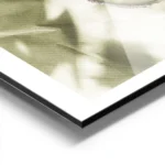 affiche de deux moities davocat sur papier vert avec des ombres creant des motif aluminium.webp