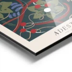 affiche de deux oiseaux colores sur des fleurs de noel et des baies rouges sur f aluminium.webp