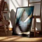 affiche de deux raies metalliques a pois dores dans un ocean bleu avec des rayon encadre.webp