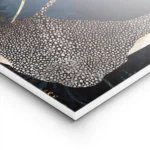 affiche de deux raies metalliques a pois dores dans un ocean bleu avec des rayon lightpanel.webp