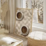 affiche de deux tasses de cafe cafe latte sur un plaid a carreaux blanc et beige salon beige.webp