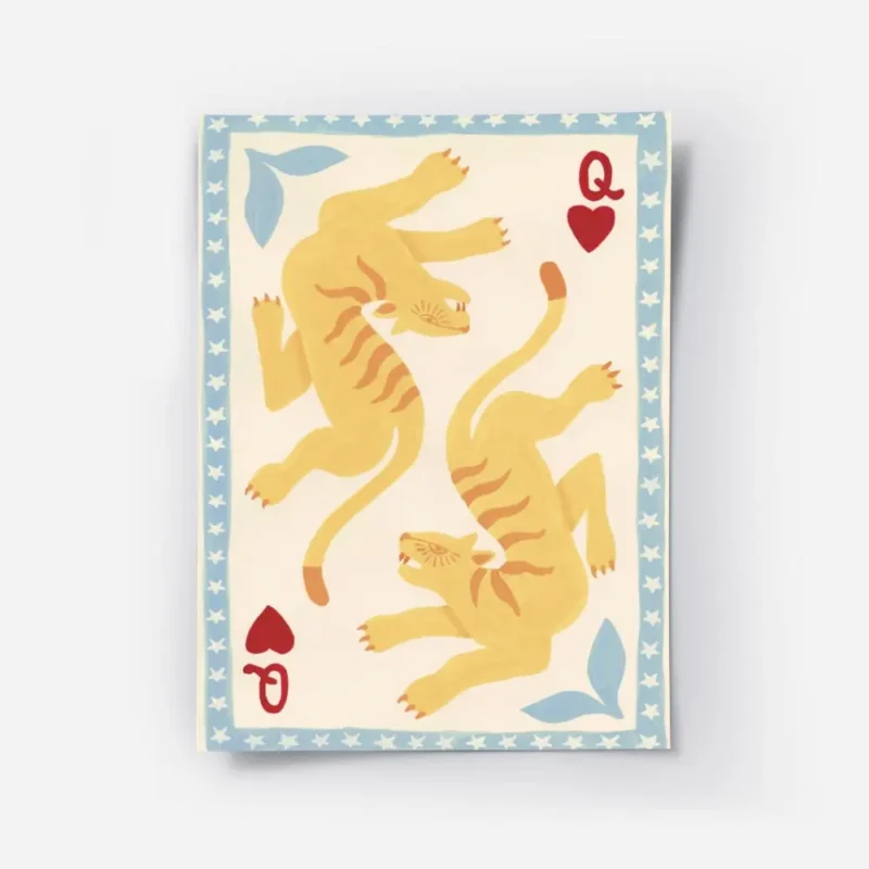 affiche de deux tigres stylises jaunes et orange sur une carte a jouer style rei.webp