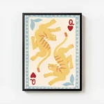 affiche de deux tigres stylises jaunes et orange sur une carte a jouer style rei avec cadre.webp