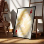 affiche de deux tigres stylises jaunes et orange sur une carte a jouer style rei encadre.webp