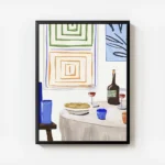 affiche de diner festif avec table vin pates et typographie abstraite au mur avec cadre.webp