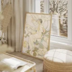 affiche de fee des fleurs de laura coombs hills typographie romantique avec une salon beige.webp