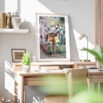 affiche de femme avec sacs et boites de shopping devant un mur de graffitis styl bureau.webp