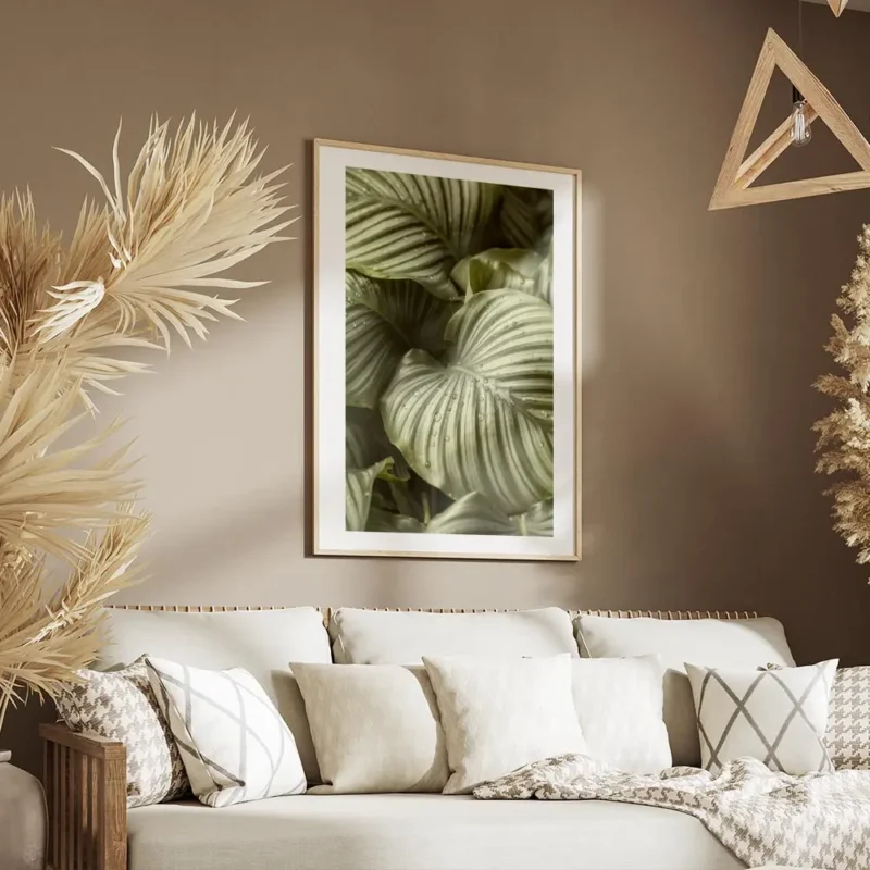 affiche de feuilles de calathea hosta vertes a rayures grises avec des gouttes d salon.webp