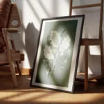 affiche de feuilles de chene et de glands en vert et dore sur fond vert texture encadre.webp