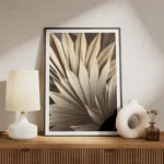 affiche de feuilles de palmier seche beige et marron clair meuble.webp