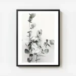 affiche de feuilles deucalyptus vertes sur fond gris clair photographie botaniqu avec cadre.webp