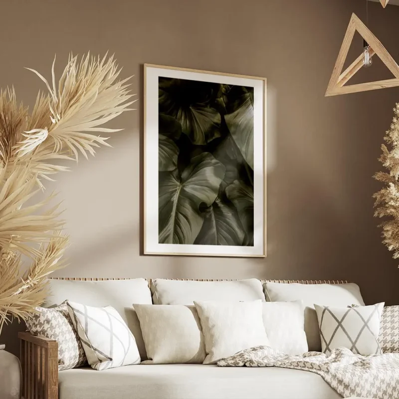 affiche de feuilles vert fonce aux nervures apparentes pour une decoration botan salon.webp