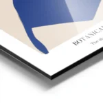 affiche de fleur abstraite bleue avec un cercle rouge au centre sur fond beige p aluminium.webp