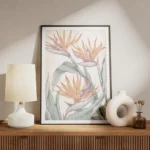 affiche de fleur oiseau de paradis avec des fleurs oranges et violettes sur fond meuble.webp