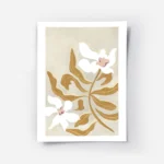 affiche de fleurs blanches avec feuillage marron sur fond beige composition simp.webp