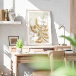 affiche de fleurs blanches avec feuillage marron sur fond beige composition simp bureau.webp