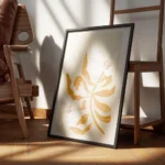 affiche de fleurs blanches avec feuillage marron sur fond beige composition simp encadre.webp