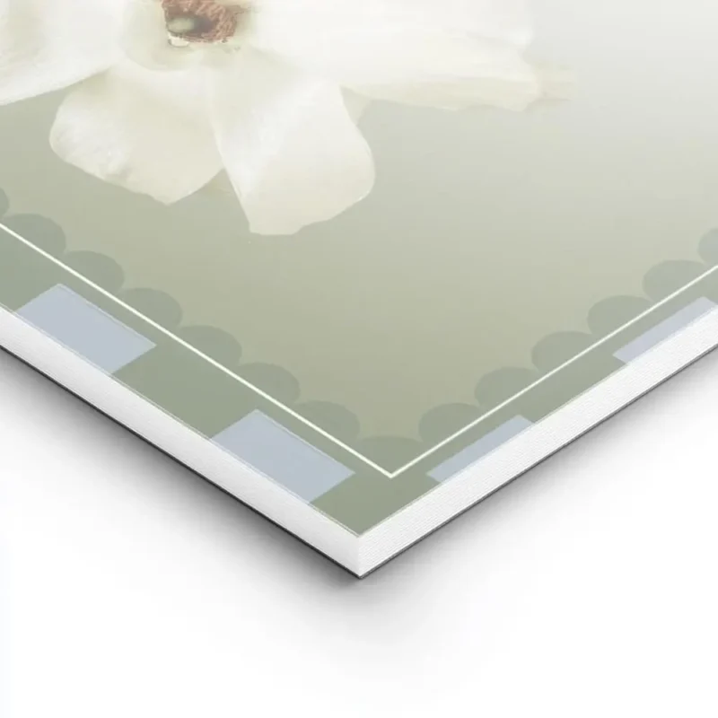 affiche de fleurs blanches sur fond vert doux aux petales delicats et a la typog lightpanel.webp