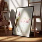 affiche de fleurs de lotus roses a tige verte sur fond bleu ciel par ogawa kazum encadre.webp