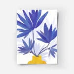 affiche de fleurs indigo dans un vase jaune dessin simple de kristian gallagher.webp