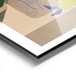 affiche de fleurs jaunes dans un vase beige avec des motifs bleus a cote dune pa aluminium.webp